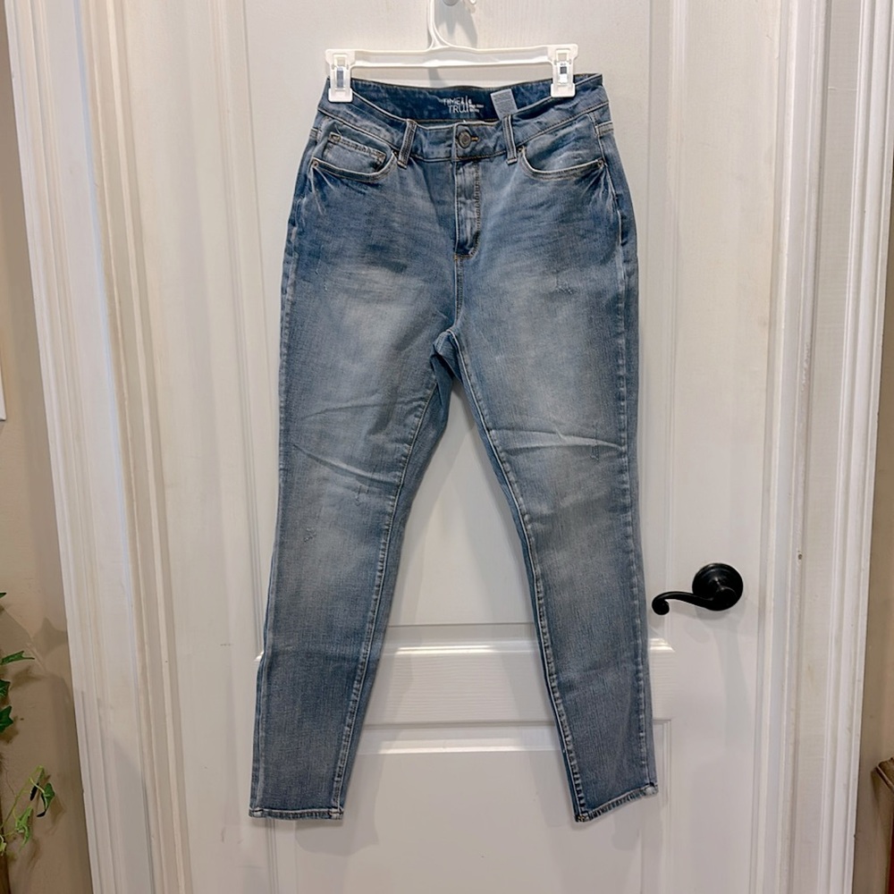 Size 6 high rise stretch skinny jeans